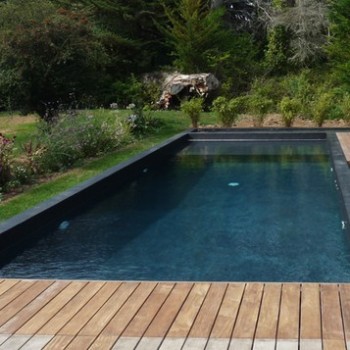 Peinture noire piscine