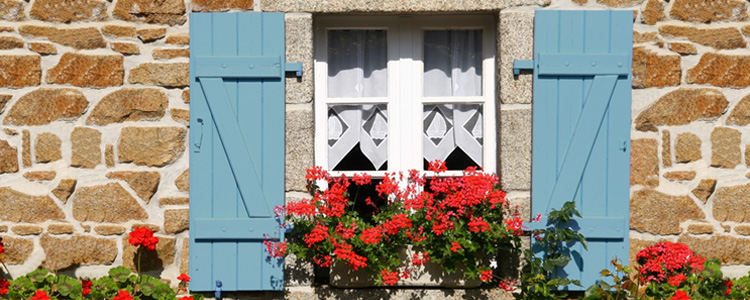 peinture-bois-volets-bleu-provence