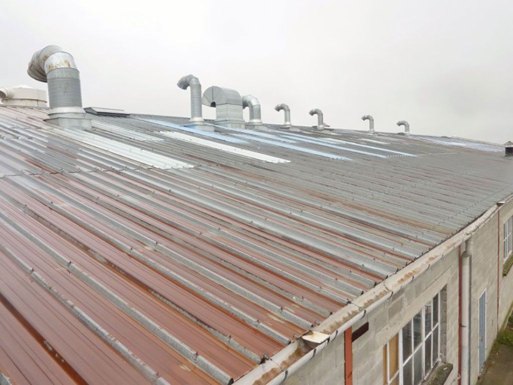 comment etancher une toiture en metal zinc alu?